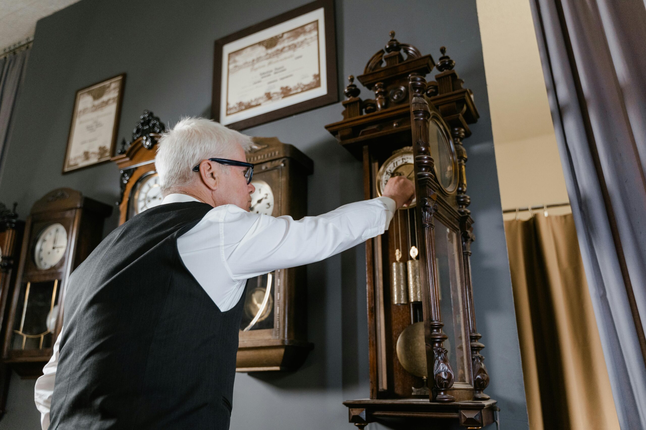 pendulum clock