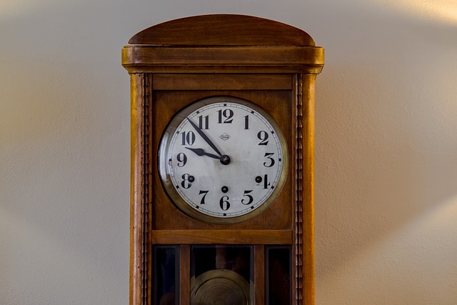 Pendulum Clocks: A Nod to Tradition with Modern Precision